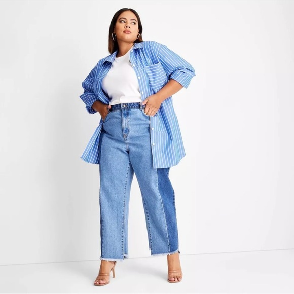 Women's Plus Size Mid-Rise Two-Tone Straight Leg Jeans Future Collective 24W/26W - Picture 1 of 2